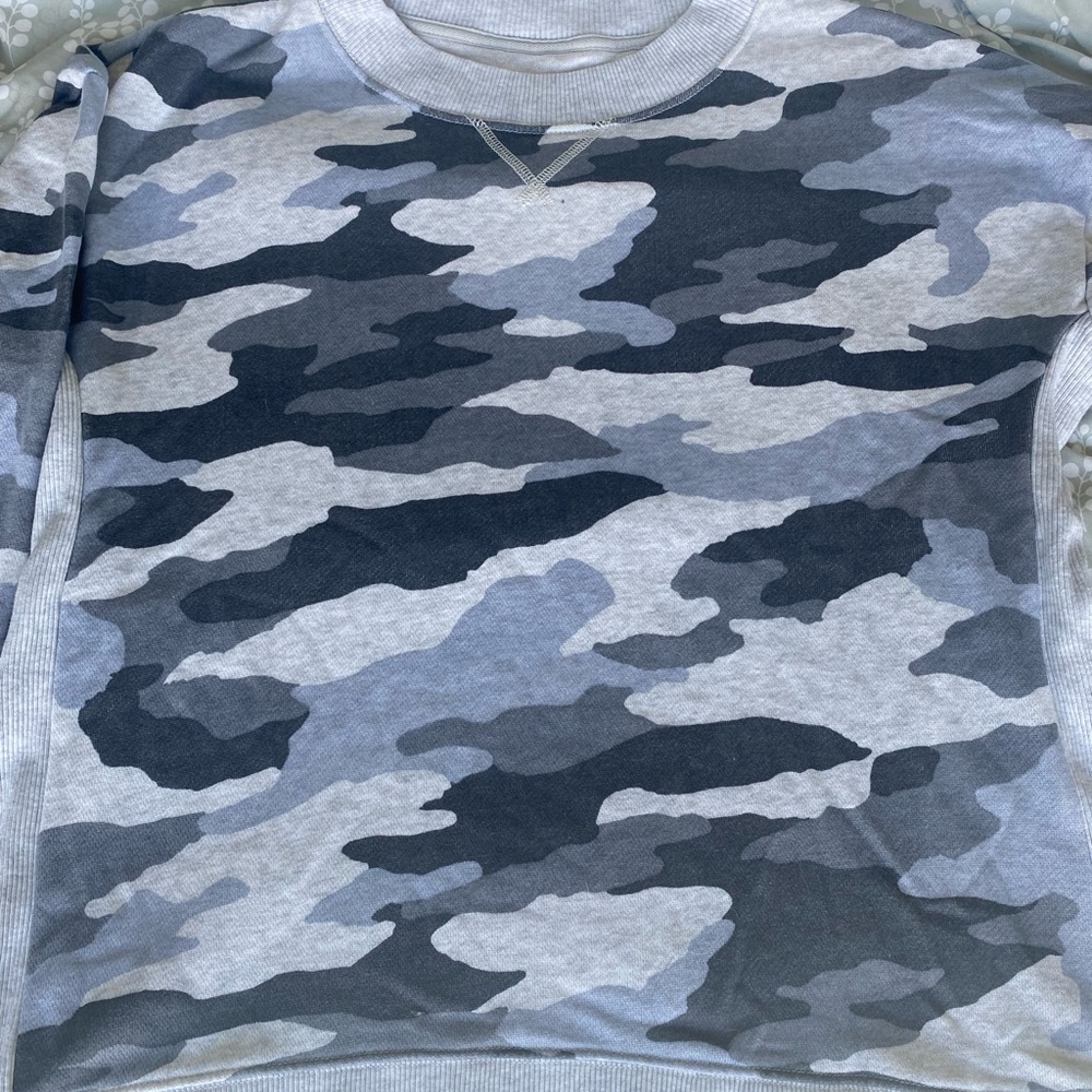 NWO tags American Eagle sweatshirt